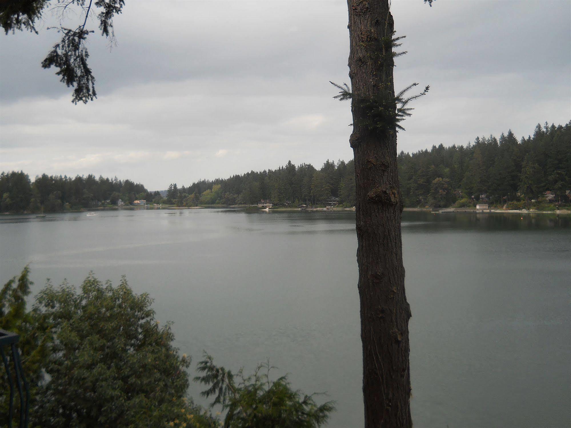 Oyster Bay Inn & Suites Bremerton Exterior photo